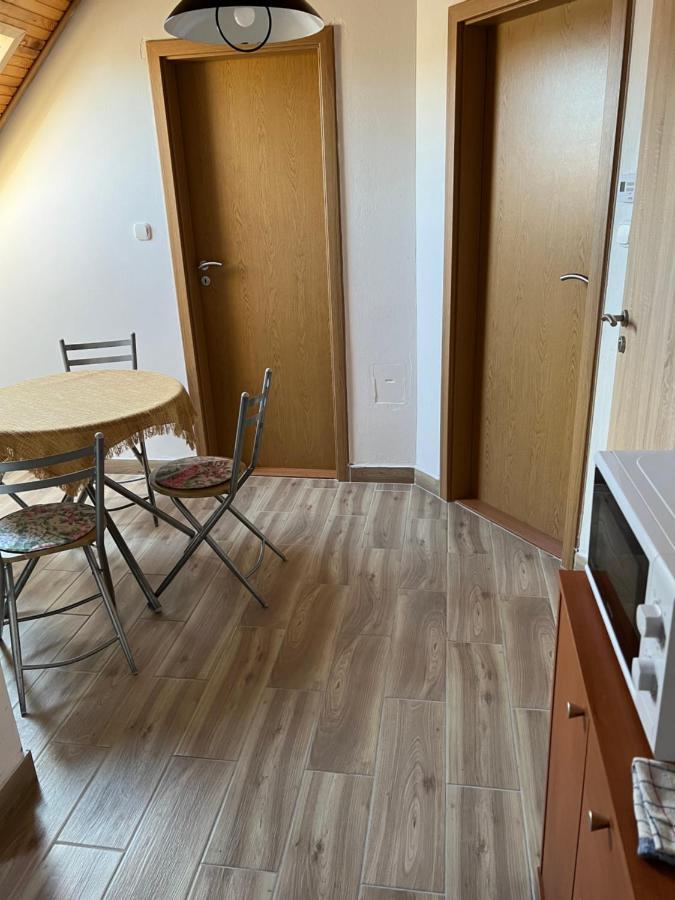 Csikos Apartman Gyenesdiás Exterior foto